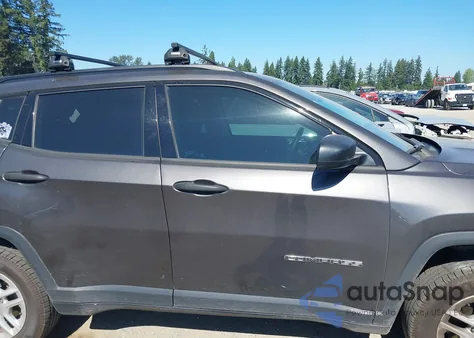 2018 Jeep Compass Sport 4X4 z USA, uszkodzony, nr VIN 3C4NJDAB3JT176569